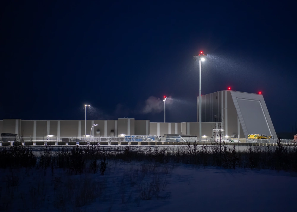 GaN-based radar array similar to LRDR in Alaskan terrain